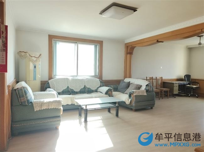文化路小学东 四楼三室出租