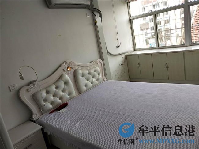 自来水公司附近70平三室出租